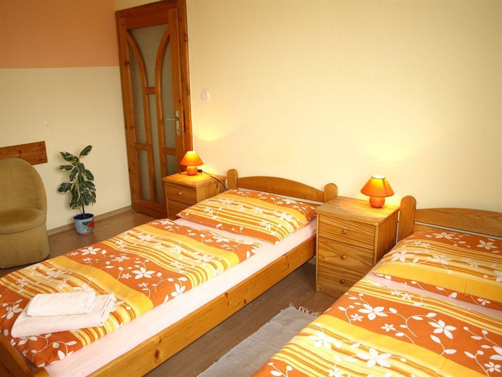 Penzion Fantazia Poprad - Self Check-In Экстерьер фото